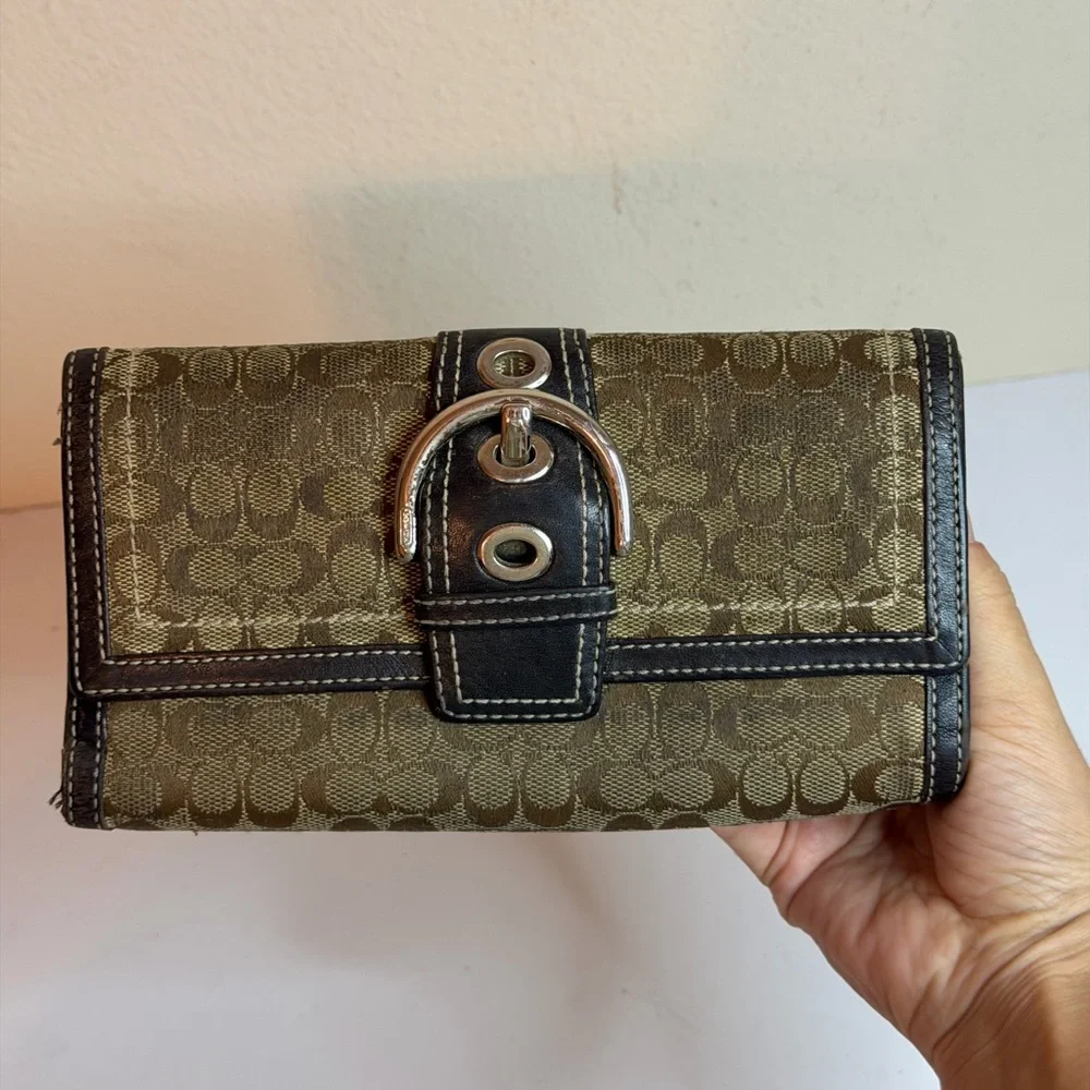 Coach Y2K SoHo Buckle Signature Long Trifold Wallet